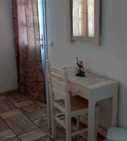 Dimitris 2* Perissa (Santorini)