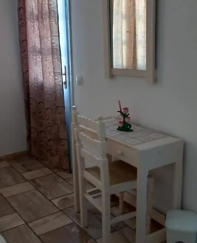 Dimitris 2* Perissa (Santorini)